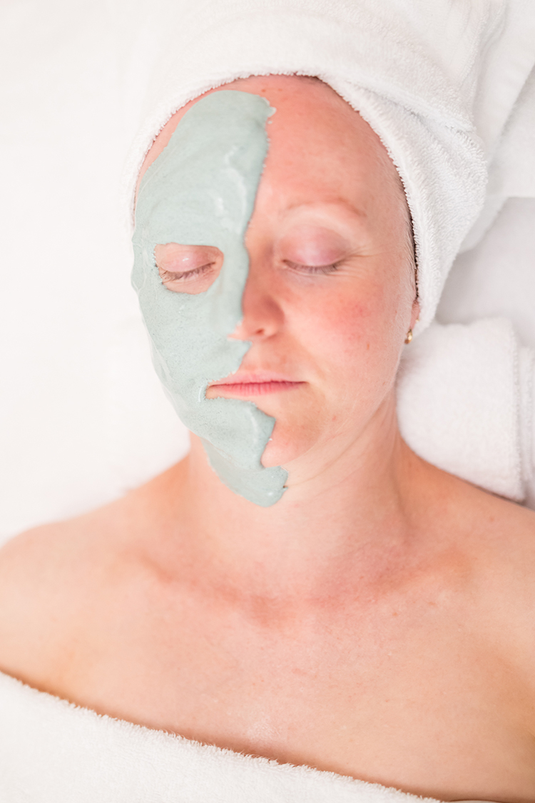 Beauty Masken Behandlung Karina Roche